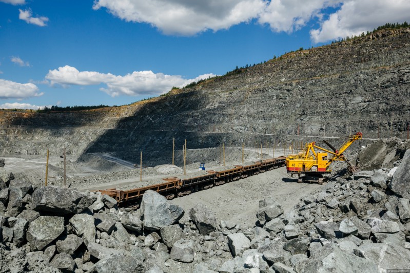 Tajikistan’s extractive industry output soars in 8M2025