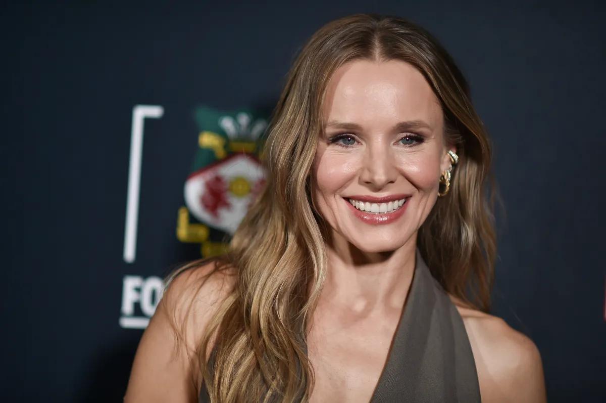 Kristen Bell genera polémica por broma de violencia doméstica en su aniversario