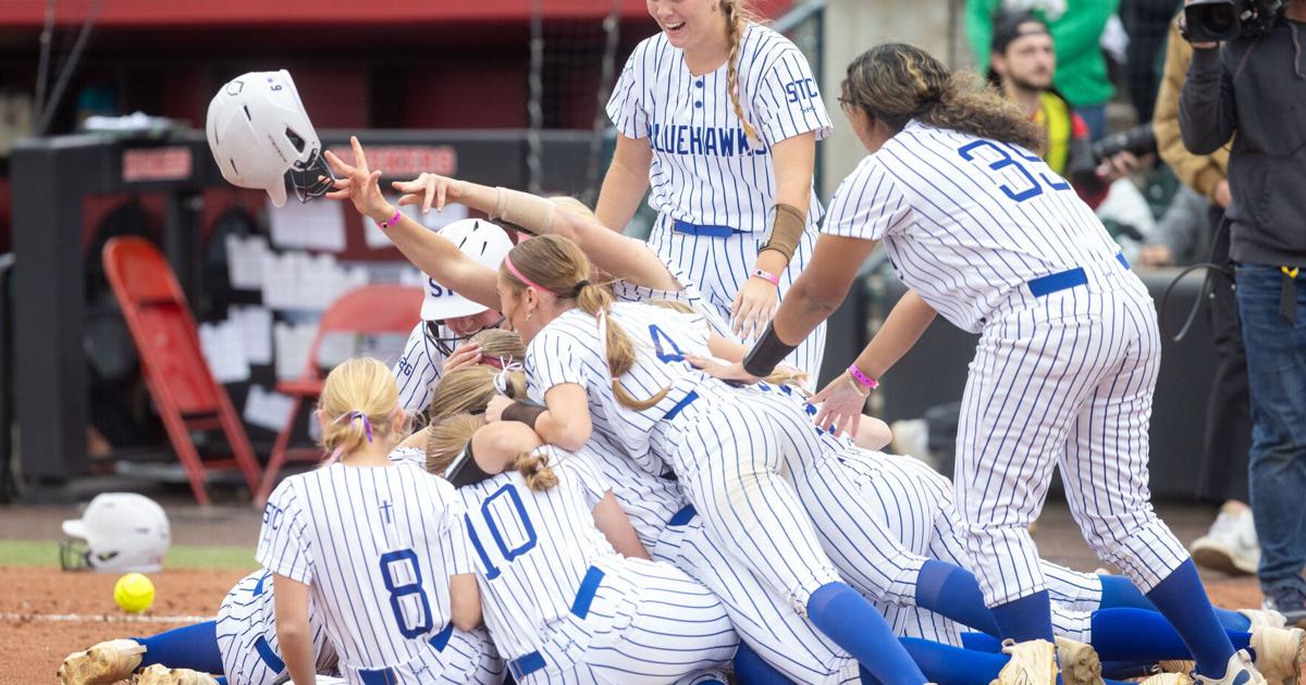 Hastings St. Cecilia defeats Central City for the Class C state softball title