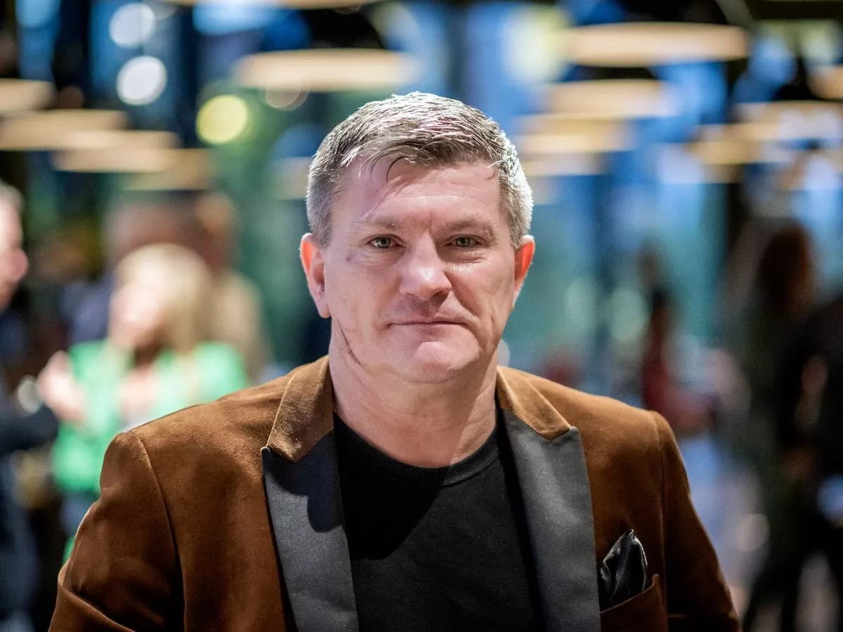 Tragic death of Ricky Hatton should encourage people to 'just pick up the phone'