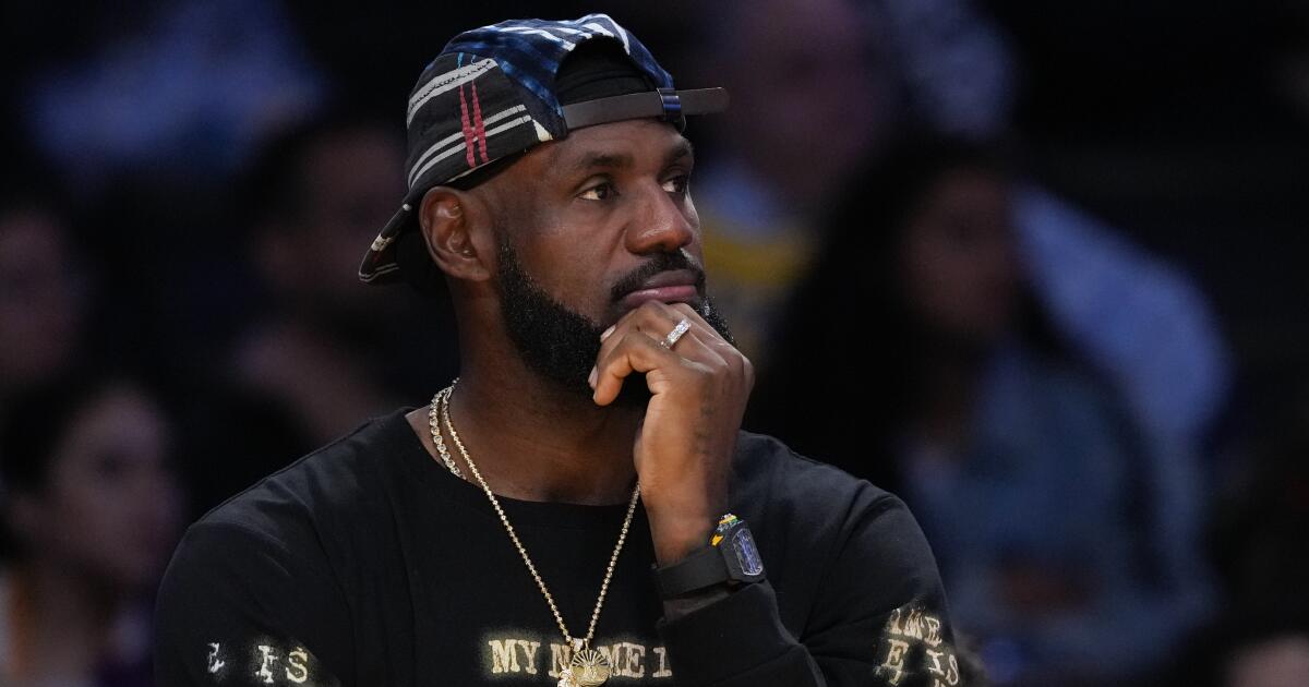Fan drops lawsuit against LeBron James over 'Second Decision' fakeout