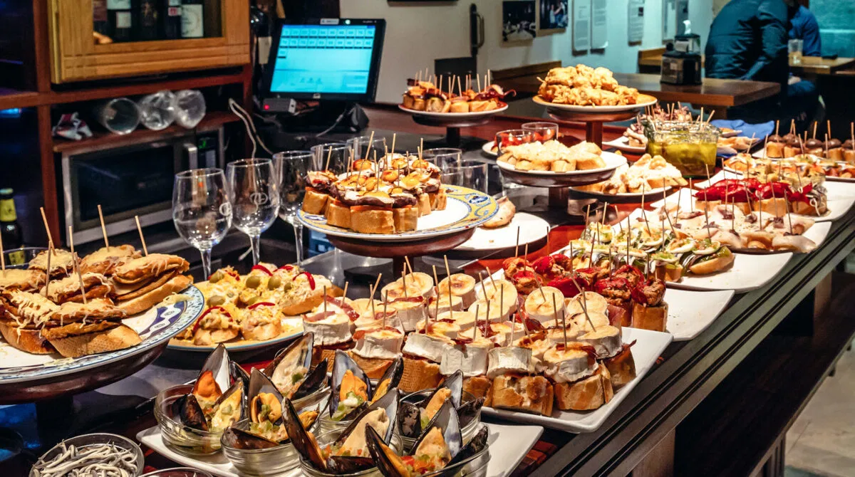 Las Lagunas Tapas Route: Flavoursome adventure in Mijas
