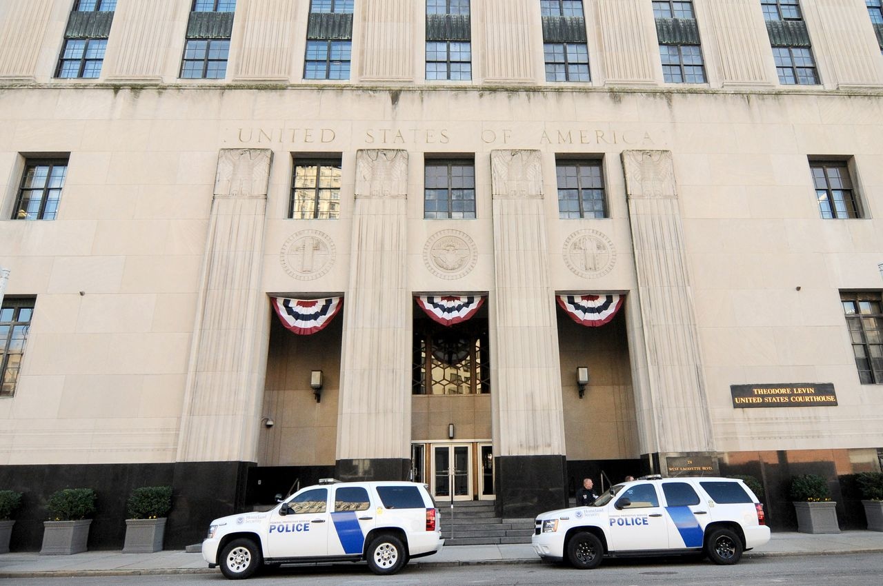 Michigan anesthesiologist pleads guilty to federal child pornography charge