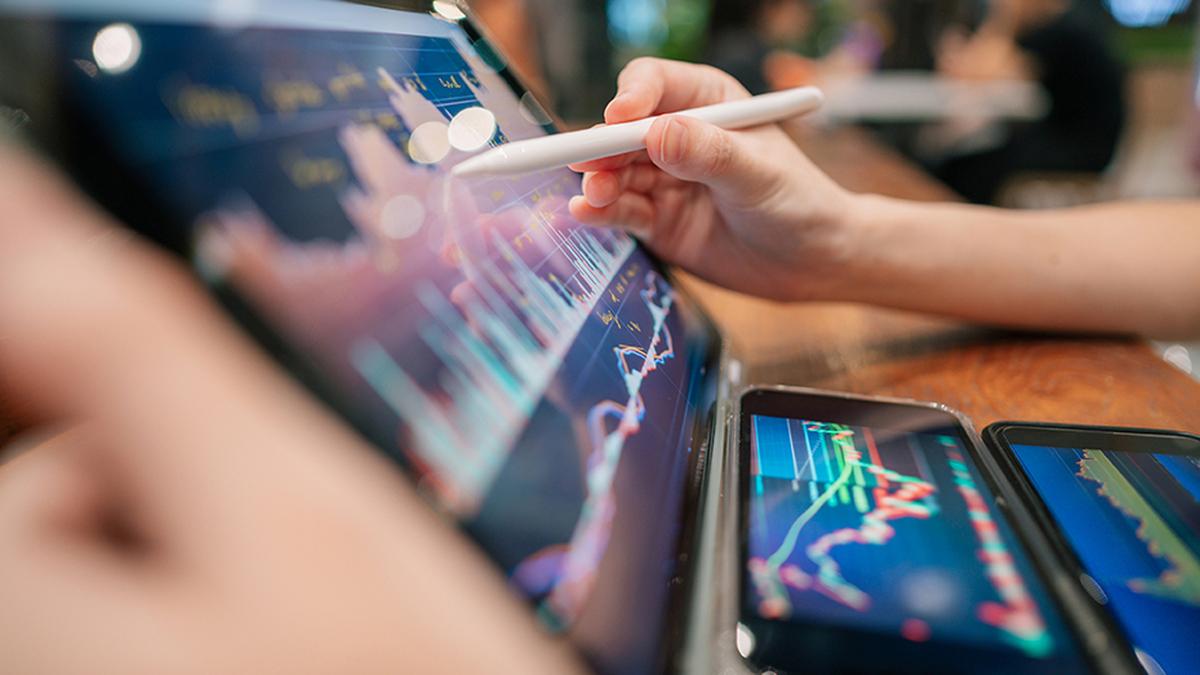 FPIs sell ₹15,096 crore in five days as equity outflows dominate weekly trend