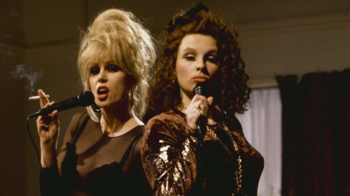 Ab Fab legends Joanna Lumley and Jennifer Saunders reunite for Amandaland Christmas special - their first TV roles together for three decades