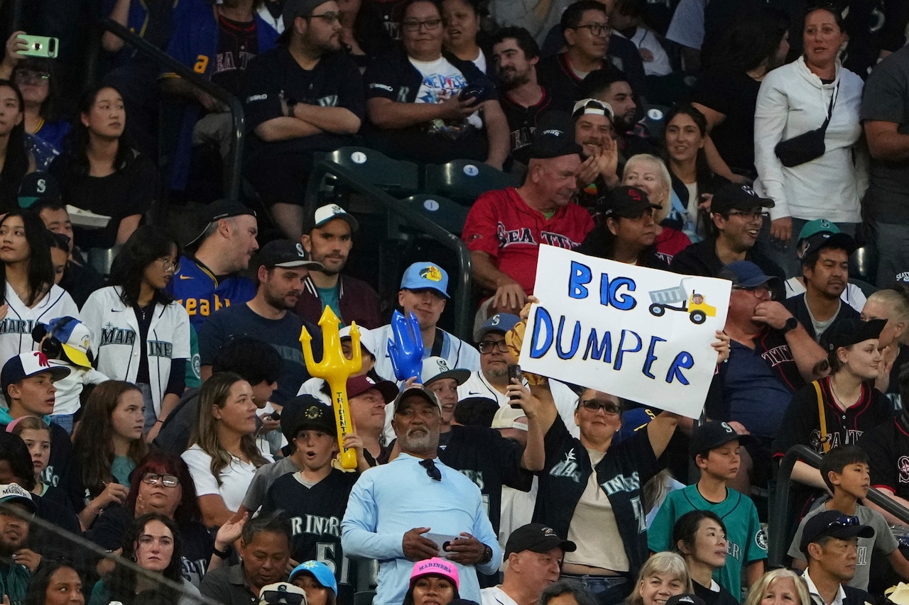 The historic Seattle Mariners took me back in time and made me feel closer to my dad | Bill Oram