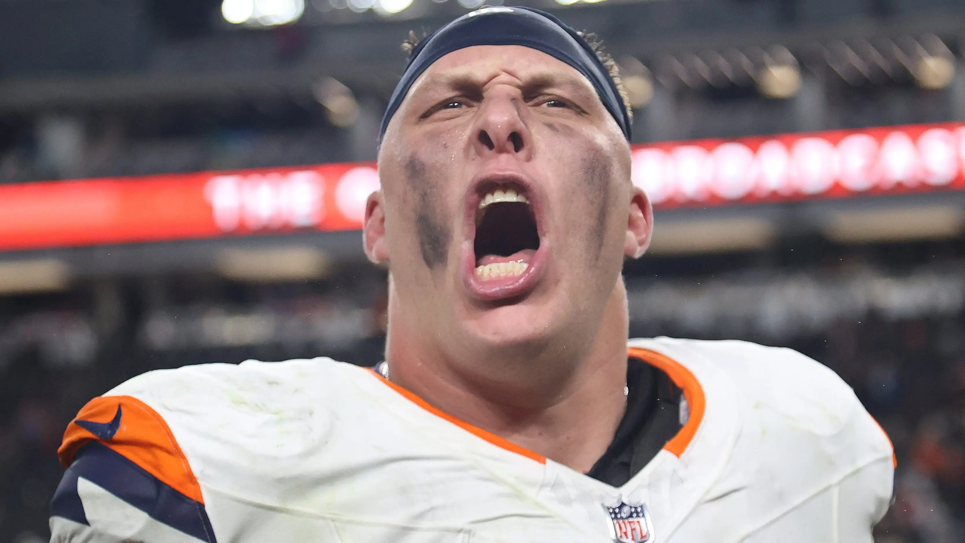 Broncos Trade Proposal Lands Browns OG Joel Bitonio