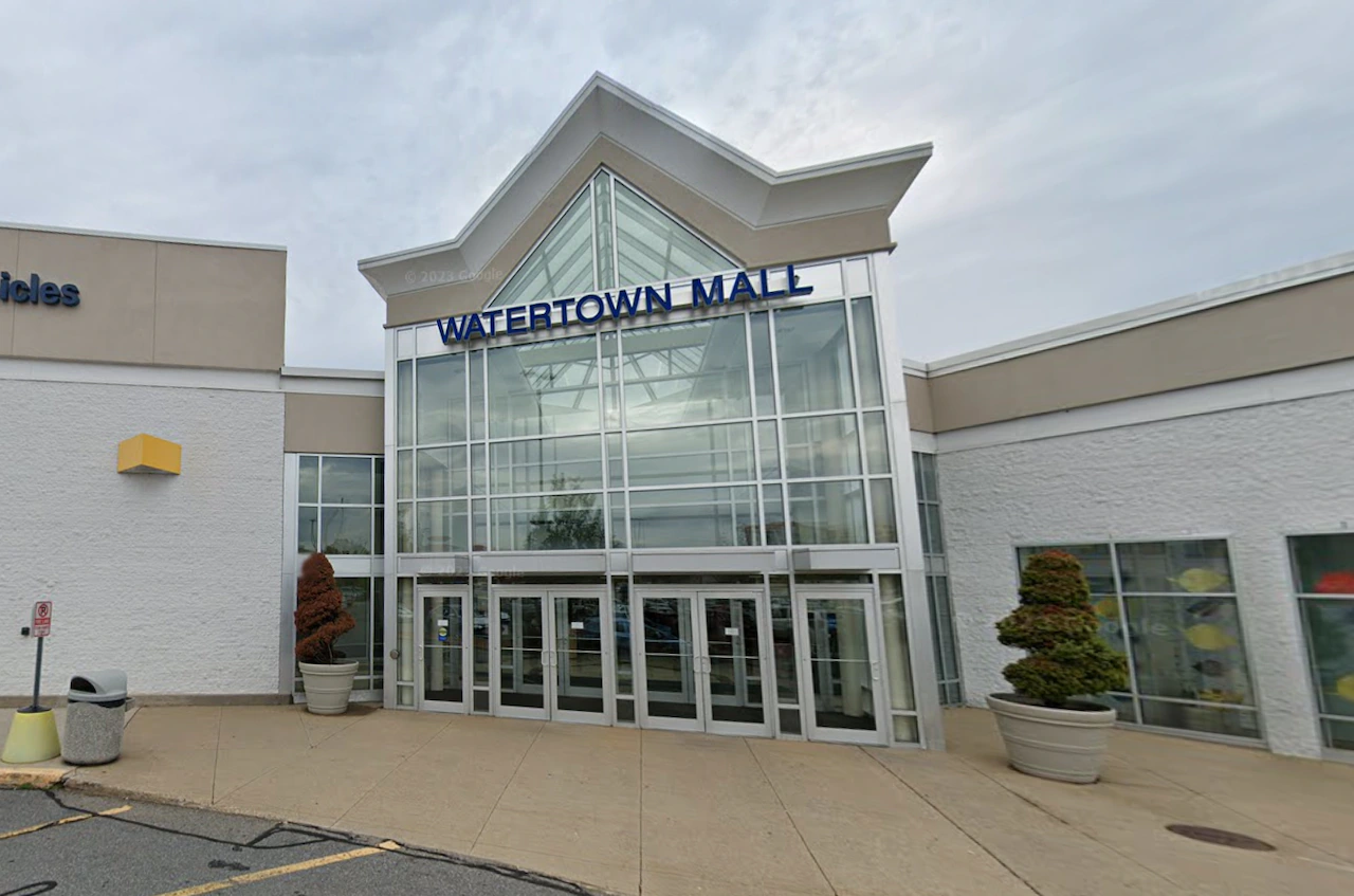 Plans for lab space at Watertown Mall scrapped; mall here to stay
