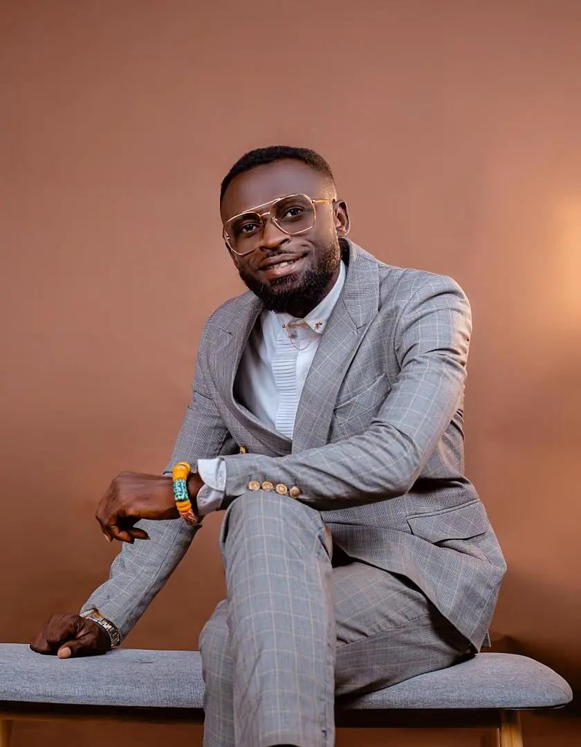 Mr. BONEZ wins TV Show Host of the Year at Floodlight Media Excellence Awards 2025