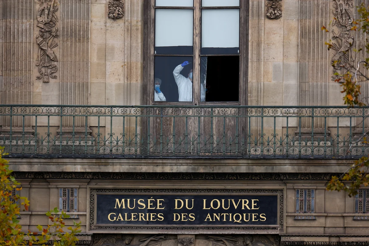 Jewels stolen from Louvre worth estimated £76 million, according to French prosecutor as manhunt continues