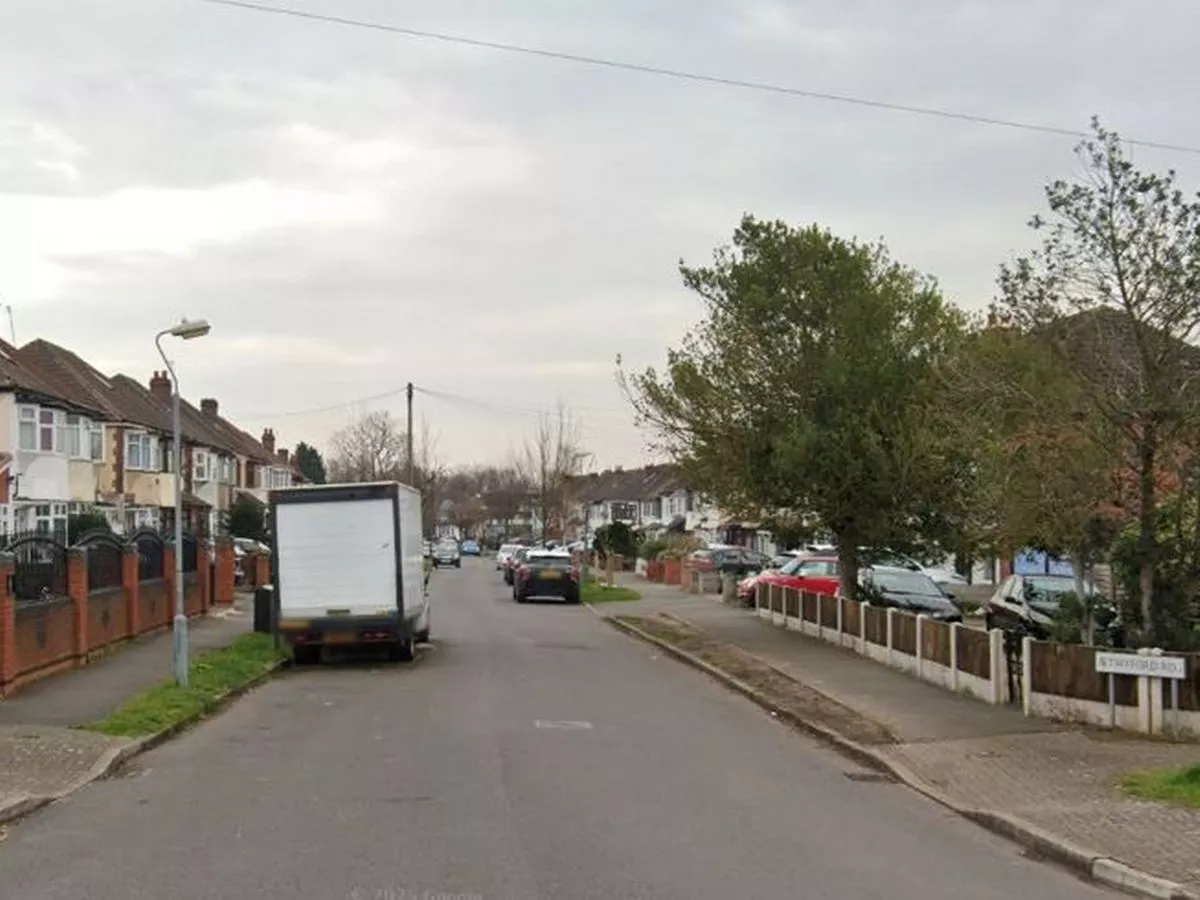 Firefighters rush to Birmingham house blaze as 'avoid the area' warning given