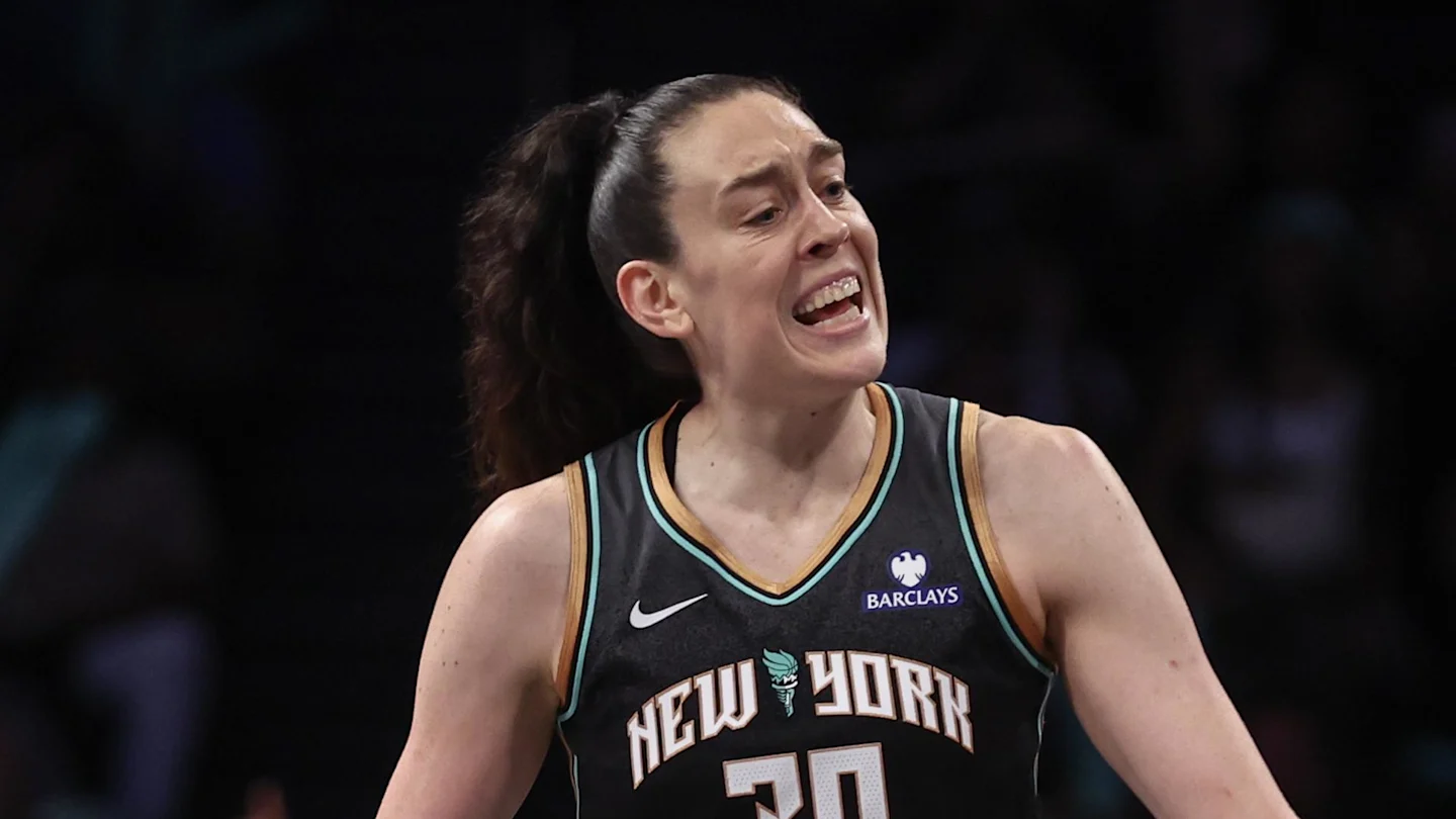 Geno Auriemma Roasts 'Sucker' Breanna Stewart Over Liberty Shooting Slump