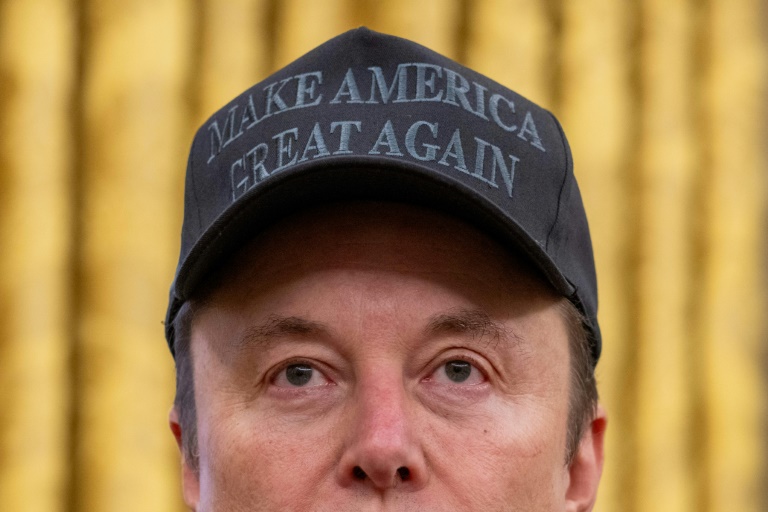 'It's a Win-Win for All of Us if Elon Succeeds': Cathie Wood Defends Tesla Chief's $1T Pay Package