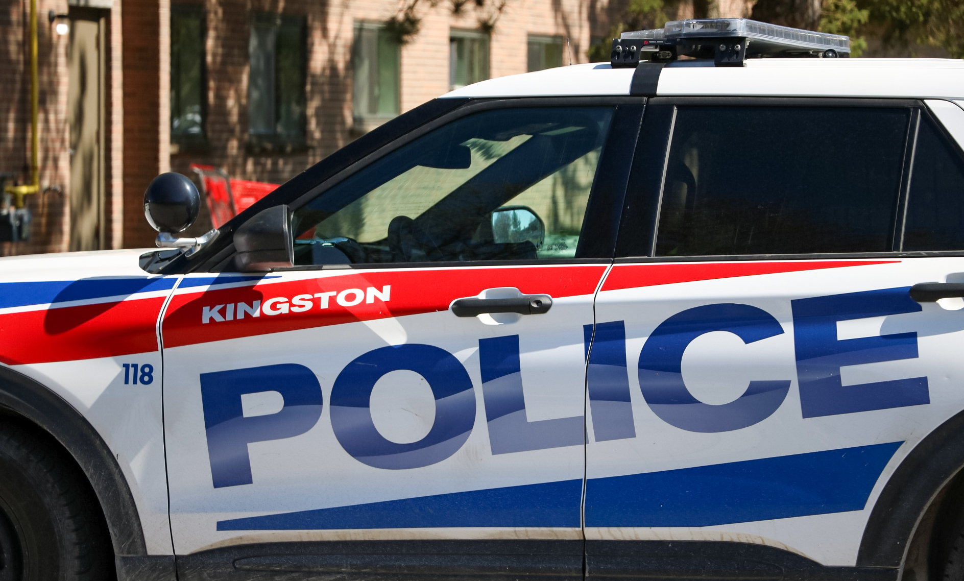 Three flee from police after restaurant break and enter in Kingston