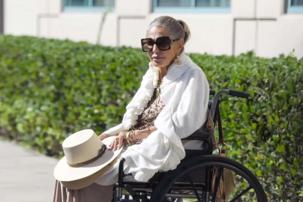 00s movie star from beloved rom com is unrecognizable as she uses wheelchair in LA – can you guess who?