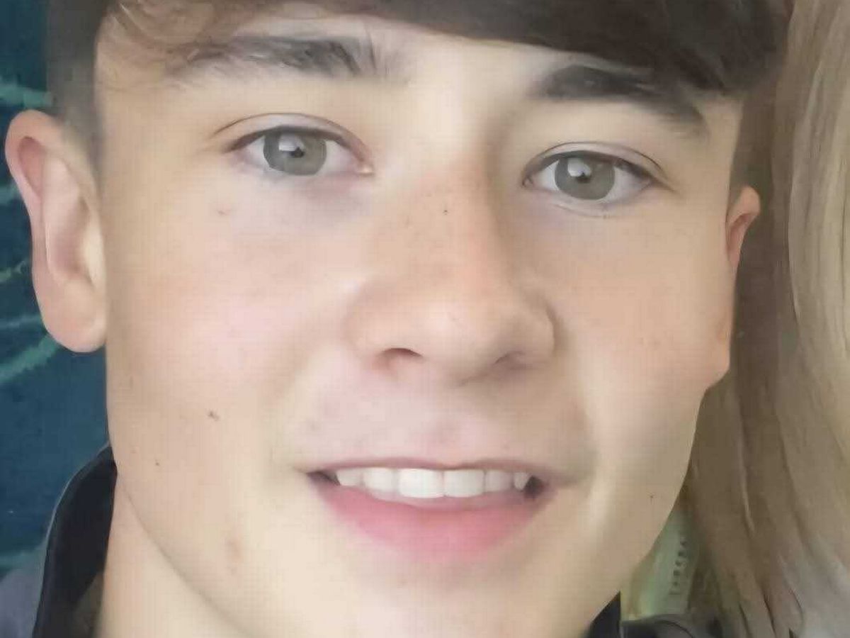 Dad issues warning after son, 14, inhaled deodorant 'and never woke up'