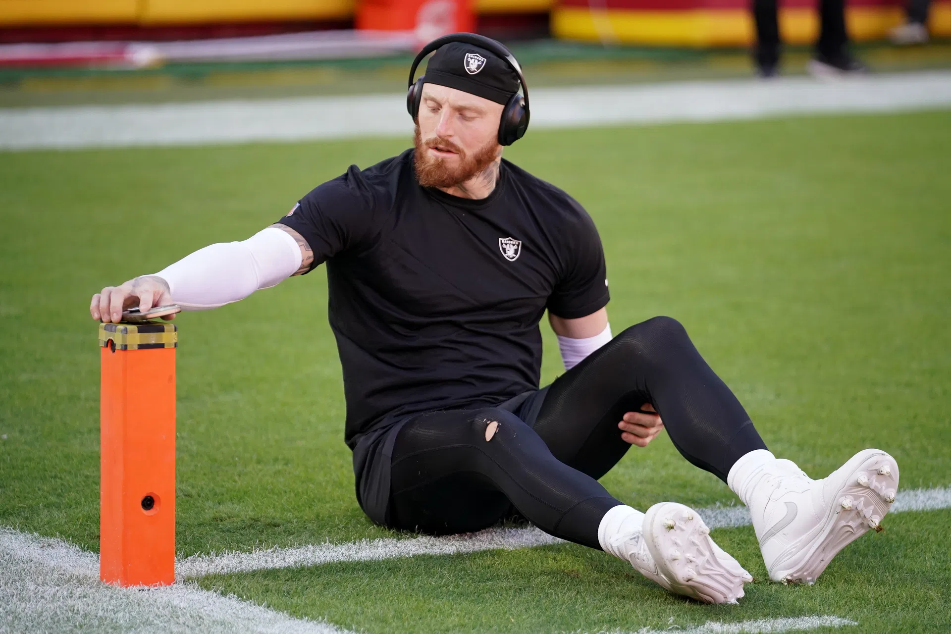 "Raiders letting Maxx Crosby know he's being held hostage": NFL fans react to Las Vegas denying trade offers for star DE