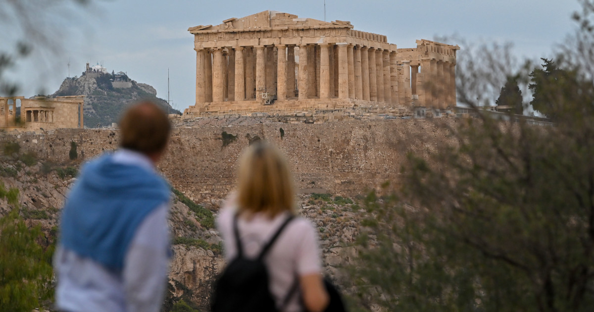 Famous Greek Landmark to Be Fully Visible for the First Time in 20 Years