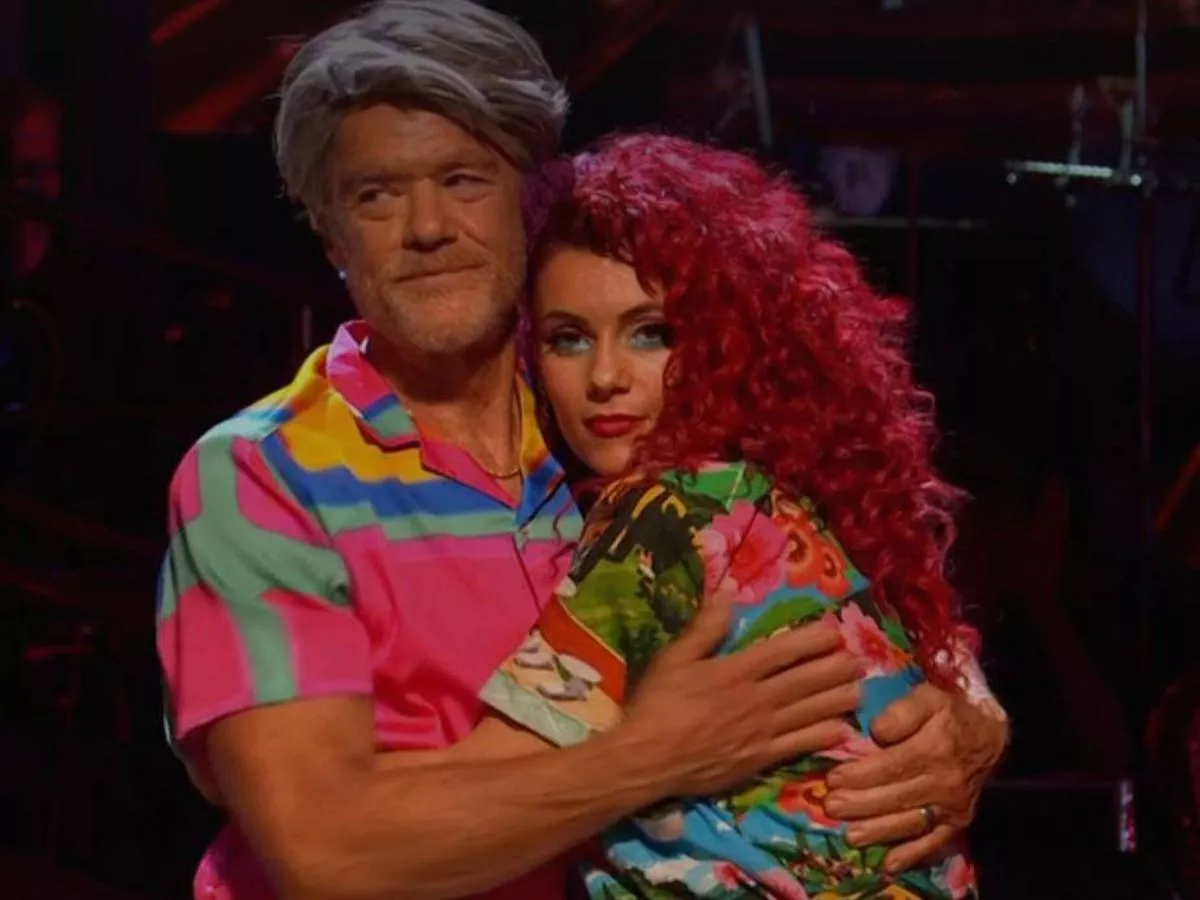Strictly's Stefan Dennis banned from returning home to Australia in fresh injury blow