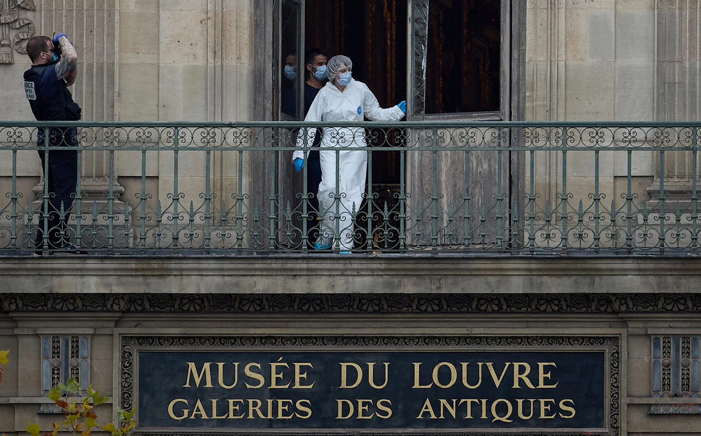 Jewellery stolen from Louvre was not insured