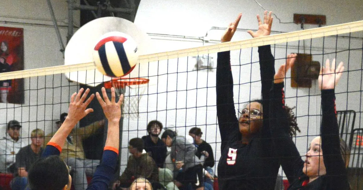 LaMoille celebrates senior night with first win