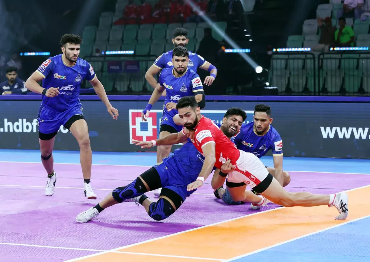 Super 10s from Shivam and Vinay Sink Gujarat Giants; Confirm Playoff Spots for Haryana Steelers and Jaipur Pink Panthers