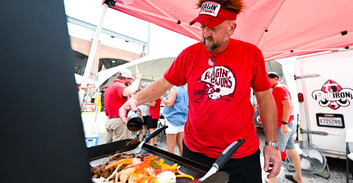 The ultimate pros and cons list for college football tailgating options