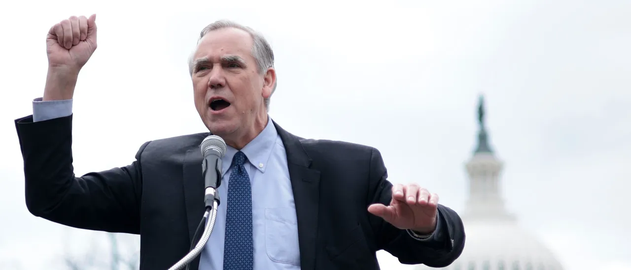 Democrat Forces Unpaid Capitol Police To Stay Up All Night So He Can Rail Against Republicans