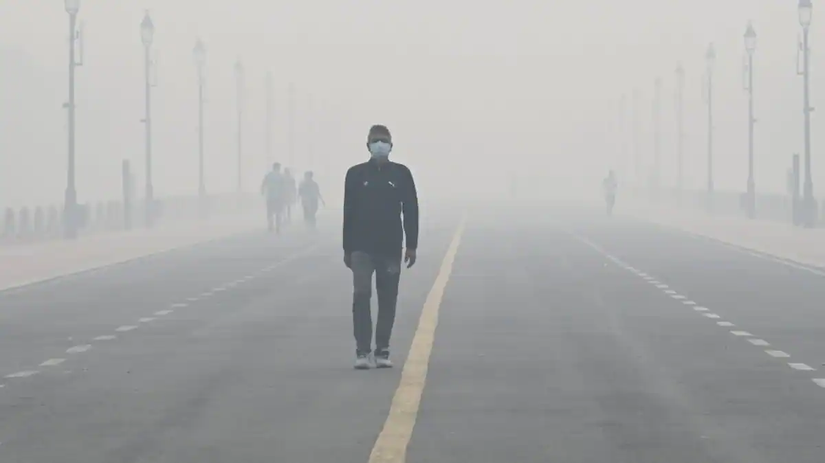 Delhi Suffocates As Post-Diwali Pollution Plunges AQI Into `Very Poor` And `Severe` Zones; Reddit Erupts With Viral Outrage