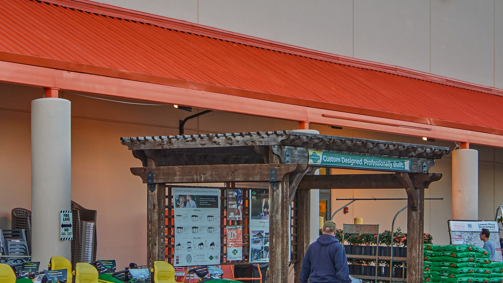 Does Home Depot Have An Employee Discount? Here's What Workers Say