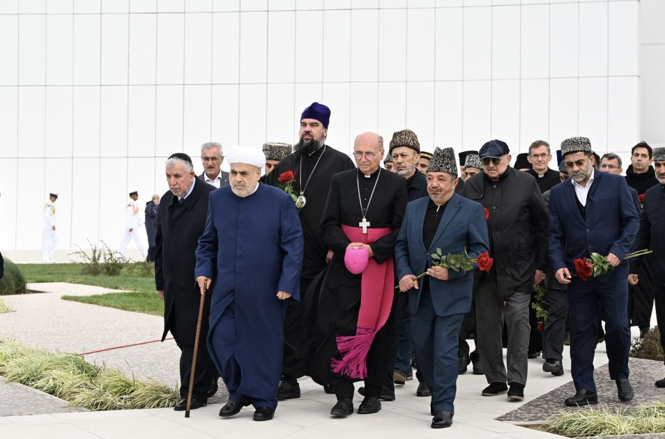 Religious leaders in Azerbaijan commemorate martyrs on Memorial Day