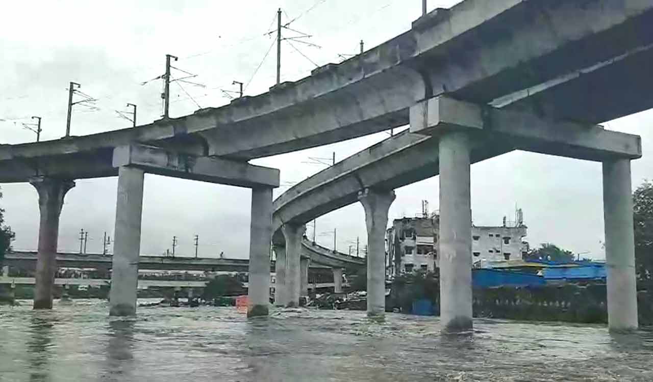Hyderabad: Over 1200 families evacuated after River Musi flooding, rescue operations in progress