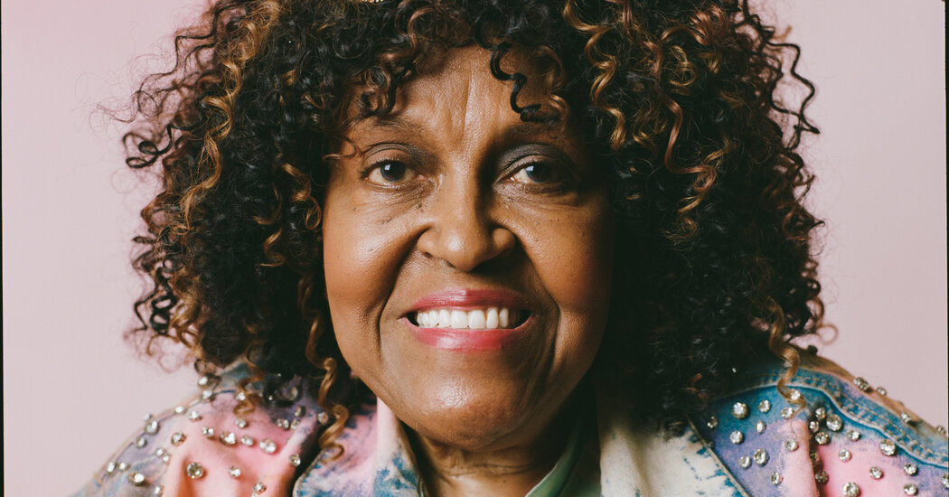 Stephanie Johnson, Burlesque Dancer With Stories to Tell, Dies at 81