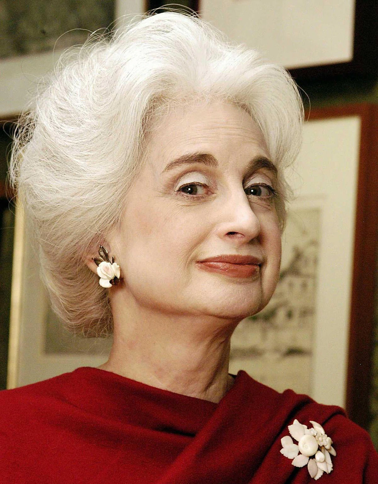 Miss Manners: Co-workers keep congregating in front of my open office door