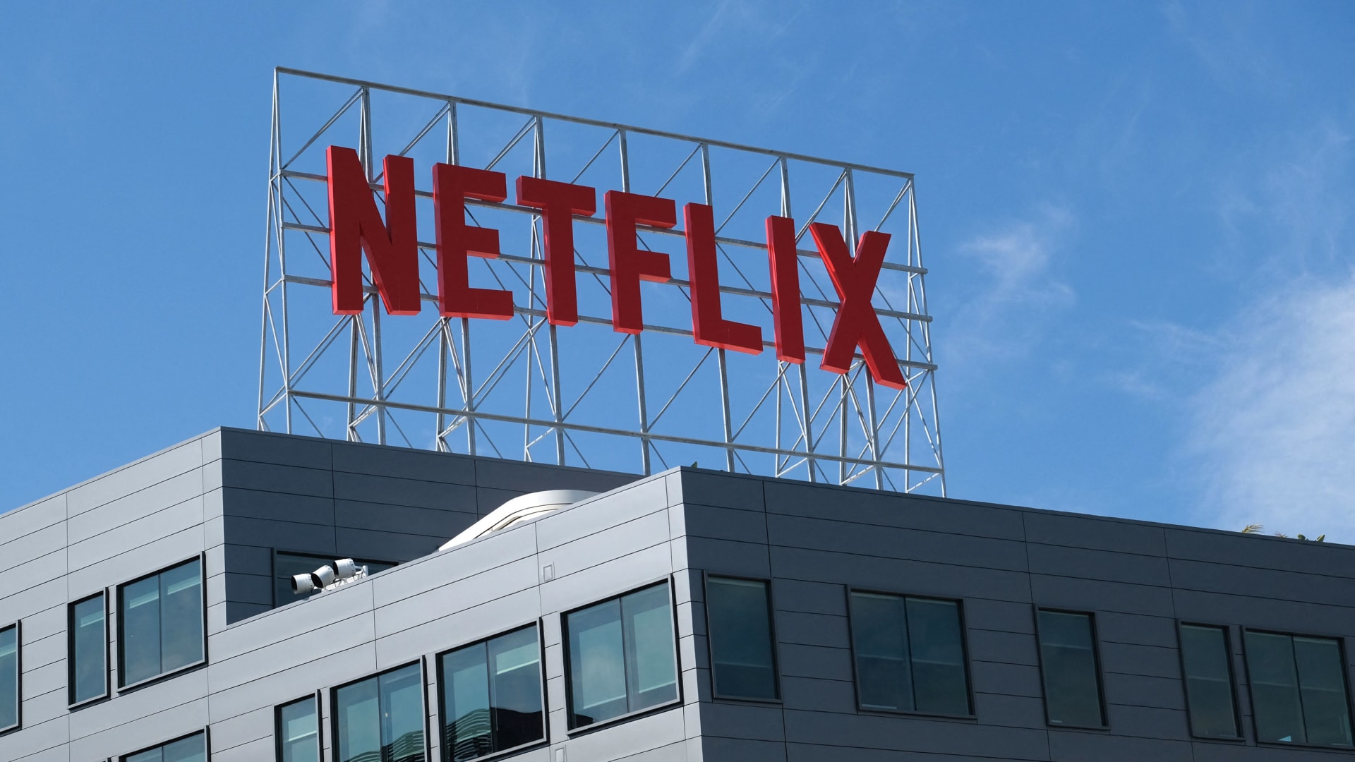 Netflix (NFLX) Q3 2025 earnings results meet revenue expectations, miss EPS estimates
