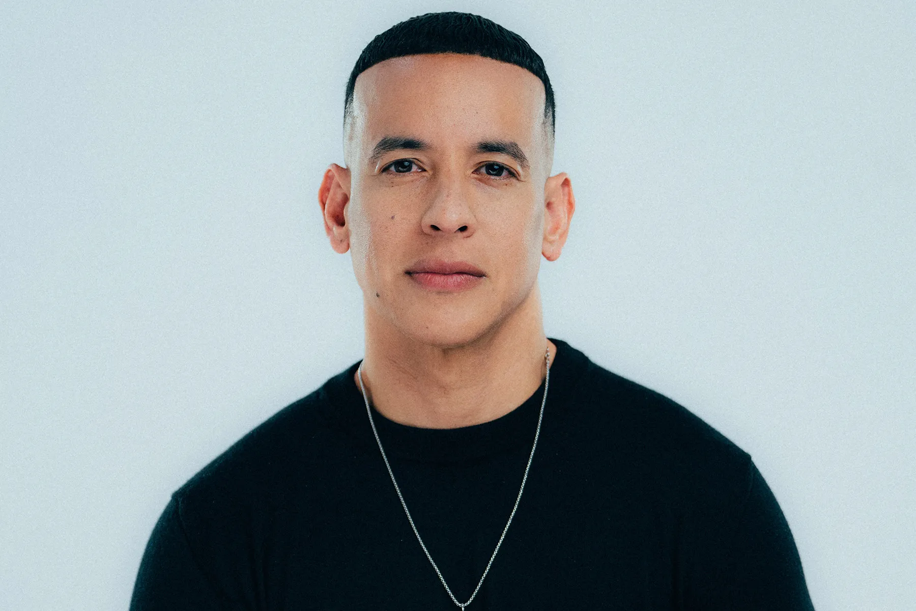 Daddy Yankee’s ‘Sonríele’ Leads Latin Airplay Chart: ‘Thank You for Continuing to Connect With My Music’