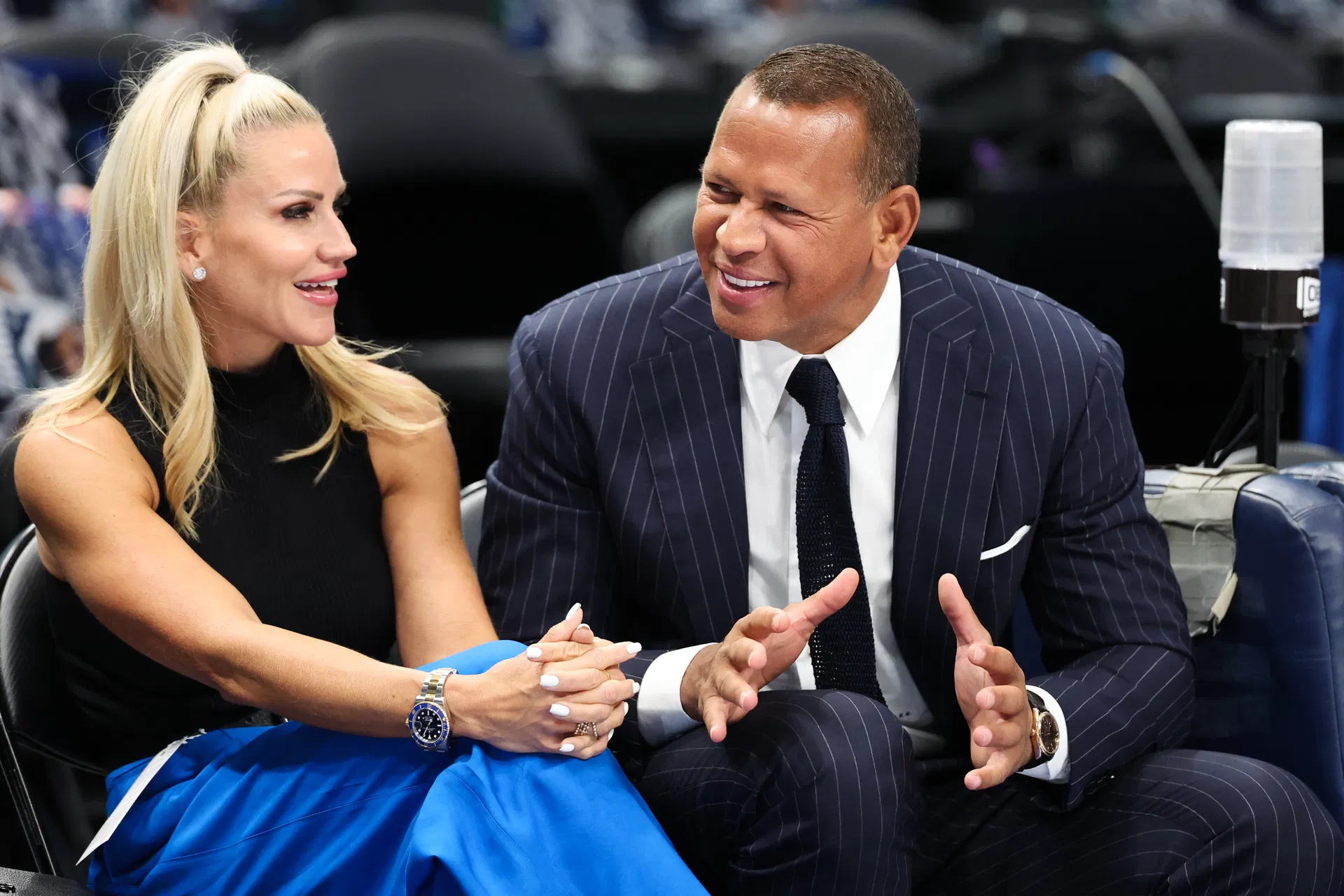 Alex Rodriguez's girlfriend Jaclyn Cordeiro flexes fitness donning sleeveless gym fit