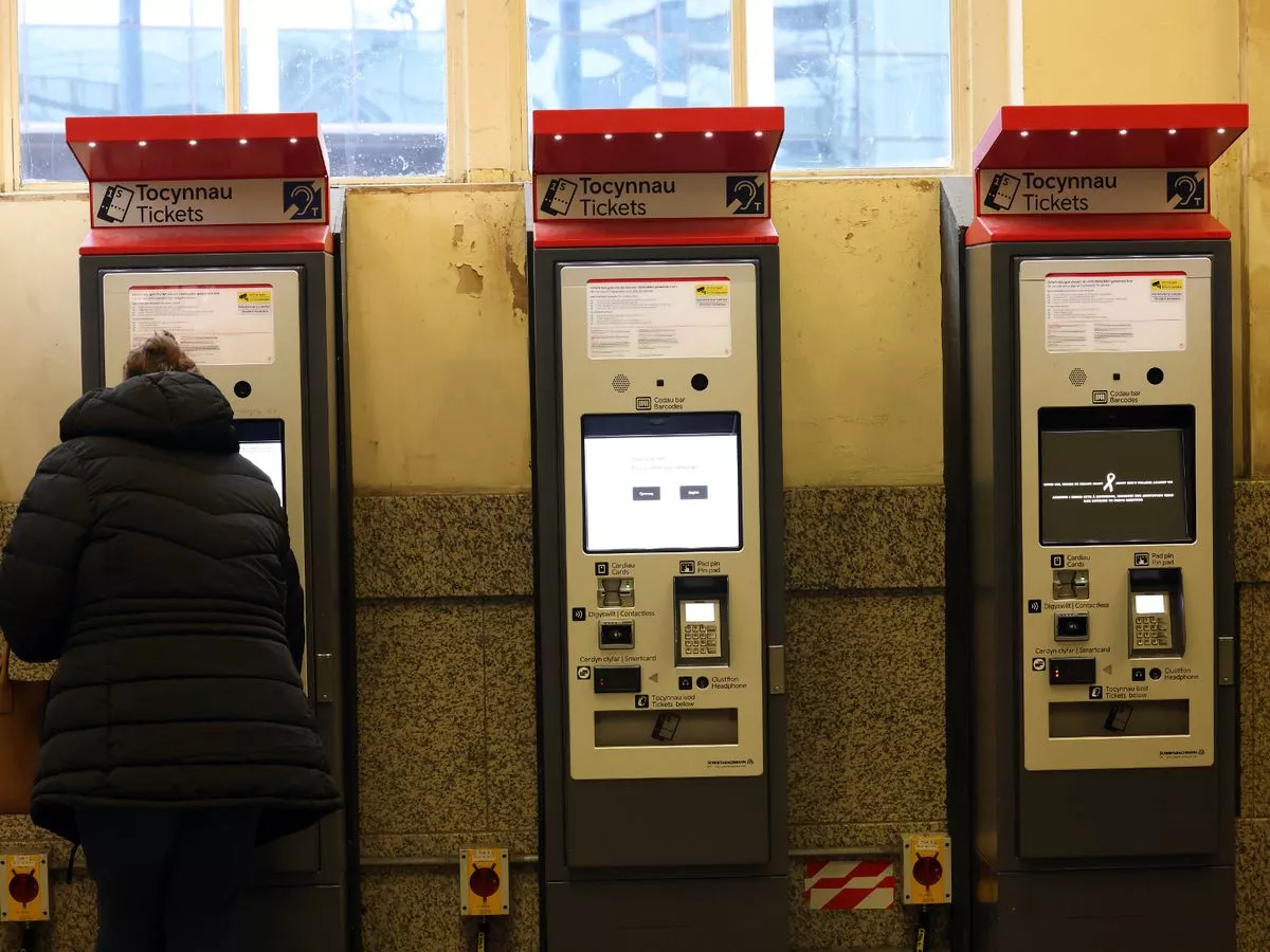 Students bagged £140k in train refund scam after finding 'weakness' in scheme