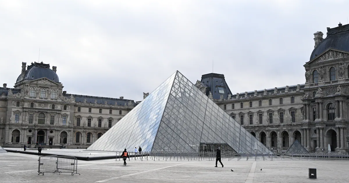 Paris prosecutor says jewels stolen from Louvre worth an estimated $102 million