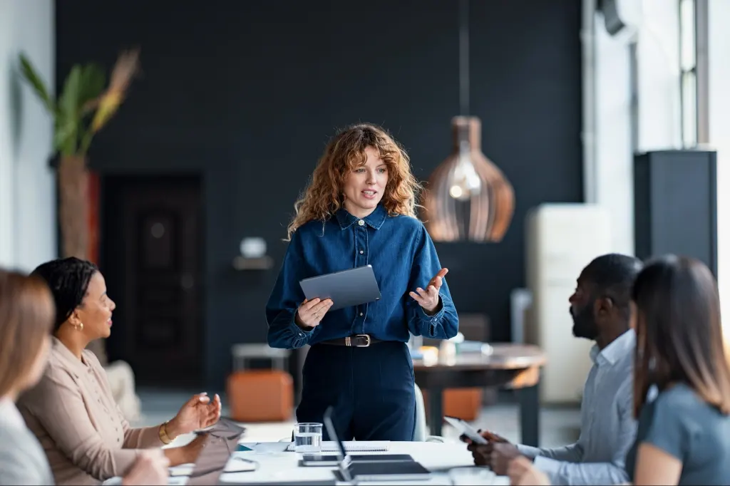Build a Billion-Dollar Business Without a Billion-Dollar Team - Using This Lean Growth Strategy