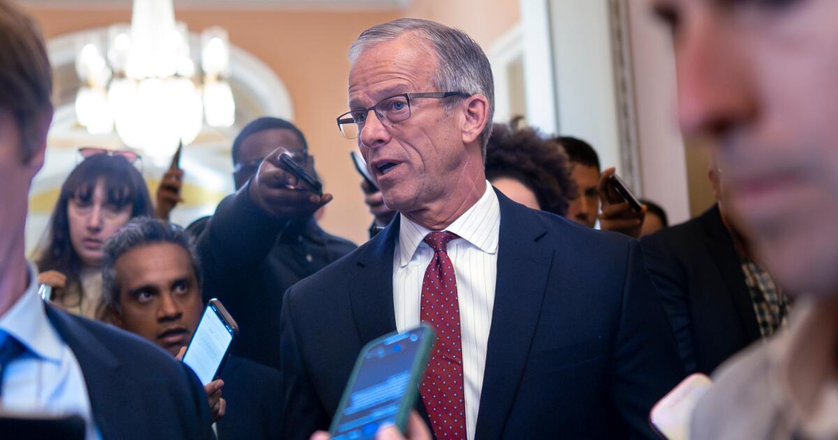 Senate Republicans head to the White House in a show of unity as the shutdown enters fourth week
