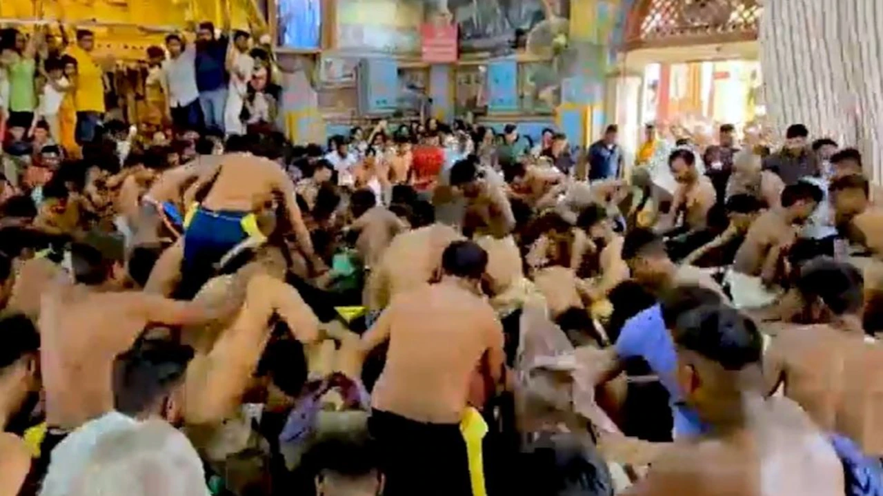 3,000 kg prasad 'looted' in Gujarat temple as villagers uphold age-old ritual
