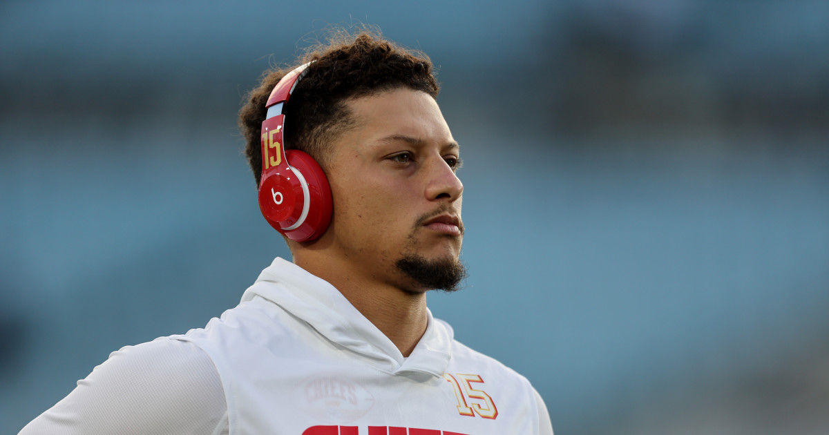 Patrick Mahomes' Brother Reacts to Chiefs Star's $1.5 Million News