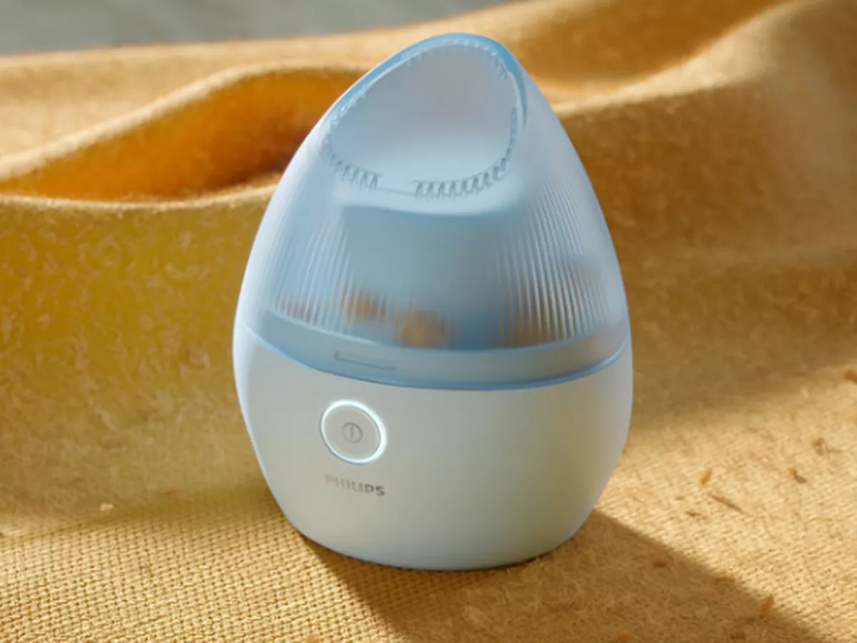 Phillips fabric shaver makes Vinted clothes and old sweaters 'look brand new'