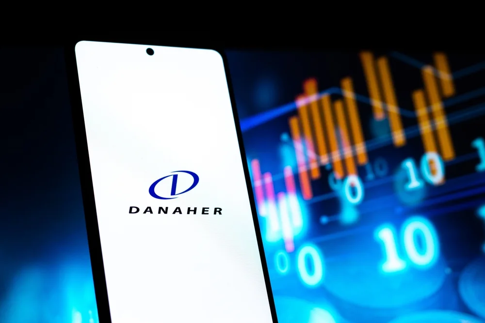 Danaher Reports Strong Q3 Earnings, Shares Move Higher