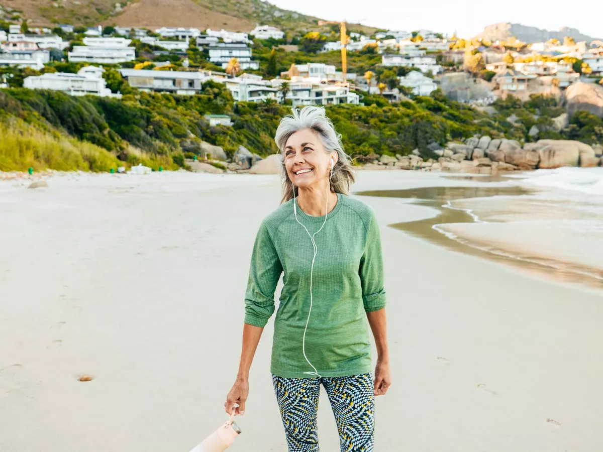 Update to 10,000 steps advice as 4,000 enough to cut serious illness