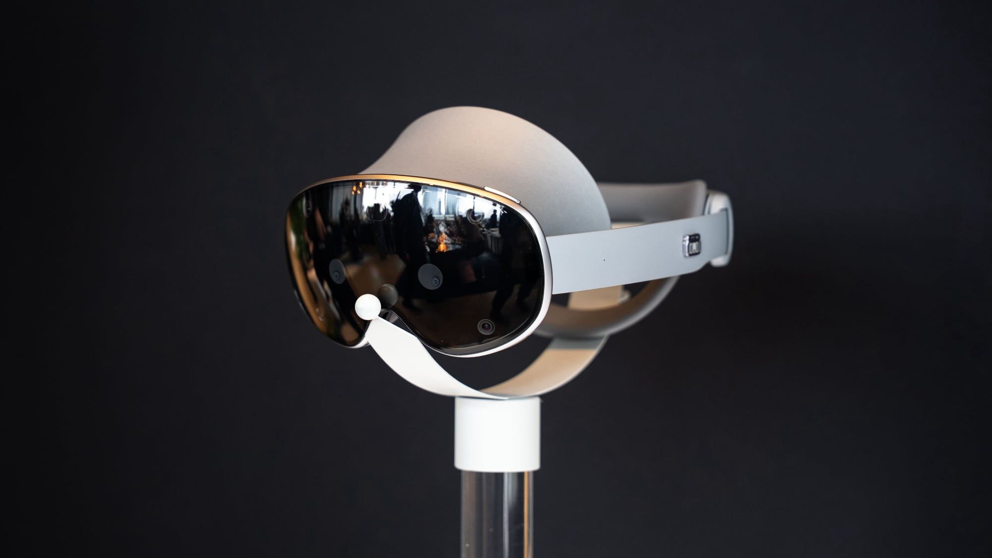 Samsung's Galaxy XR Mixed Reality Headset Now Available for $1,800