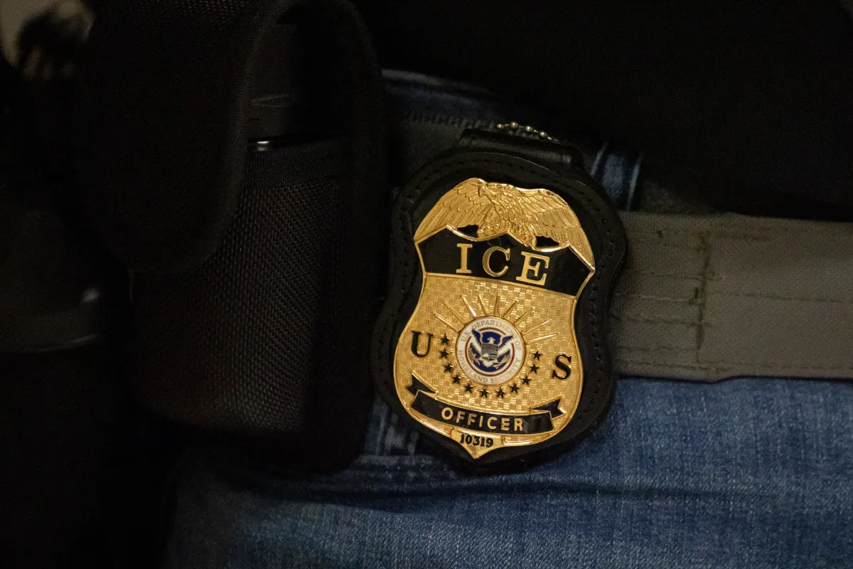 La concejal Jesse Fuentes pide $100,000 por daños tras su arresto por agentes de ICE cuando defendía a un inmigrante lesionado