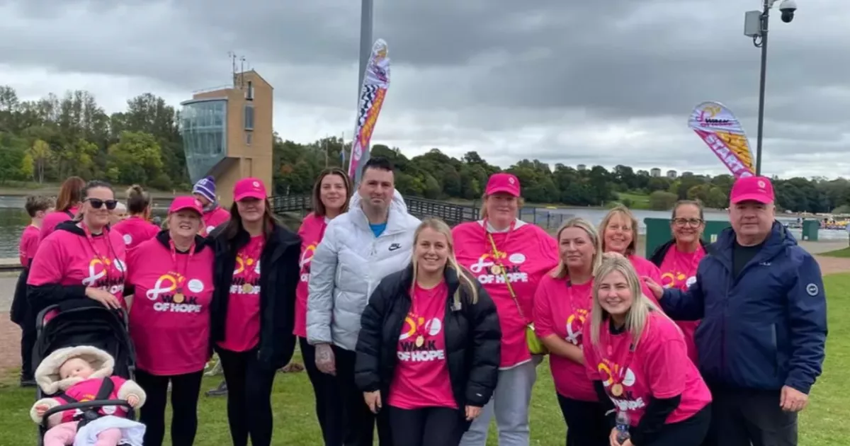 Lanarkshire family share 'unbearable loss' after brother's death just one year after shock diagnosis
