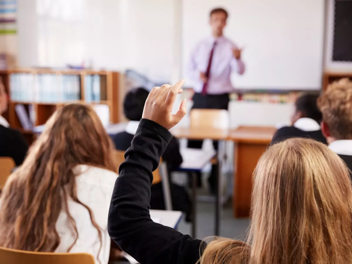 'Caring' teacher punished after giving pupils a lift so they didn't have to walk home in the dark
